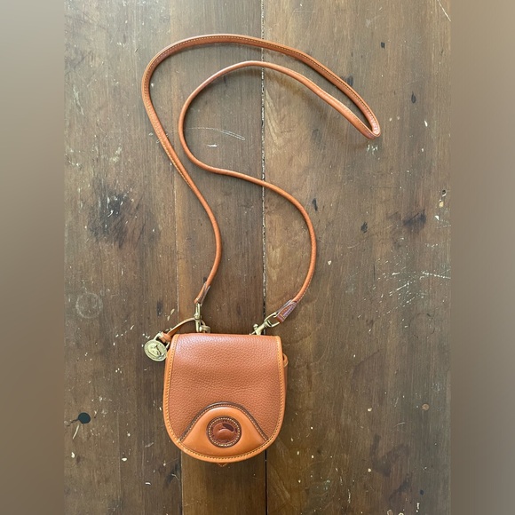 Dooney & Bourke Belt Bag - Picture 1 of 6